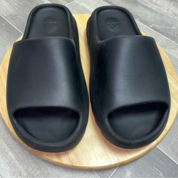 Adidas Yeezy Slides Onyx Black Mens Size 11 US HQ6448 - Picture 9 of 16